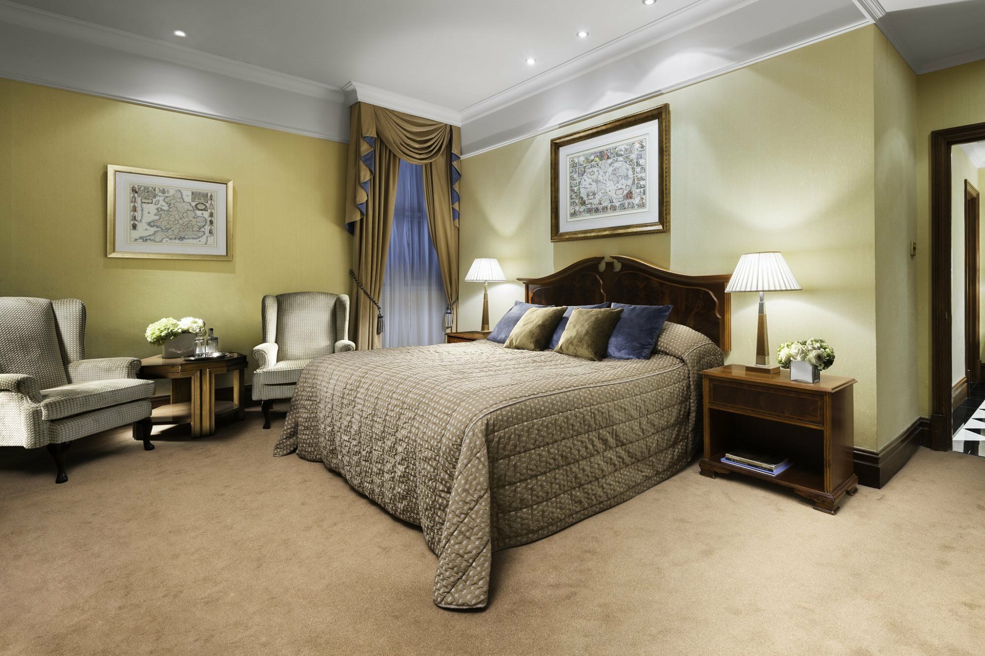Hotel St. James' Court, A Taj Hotel,